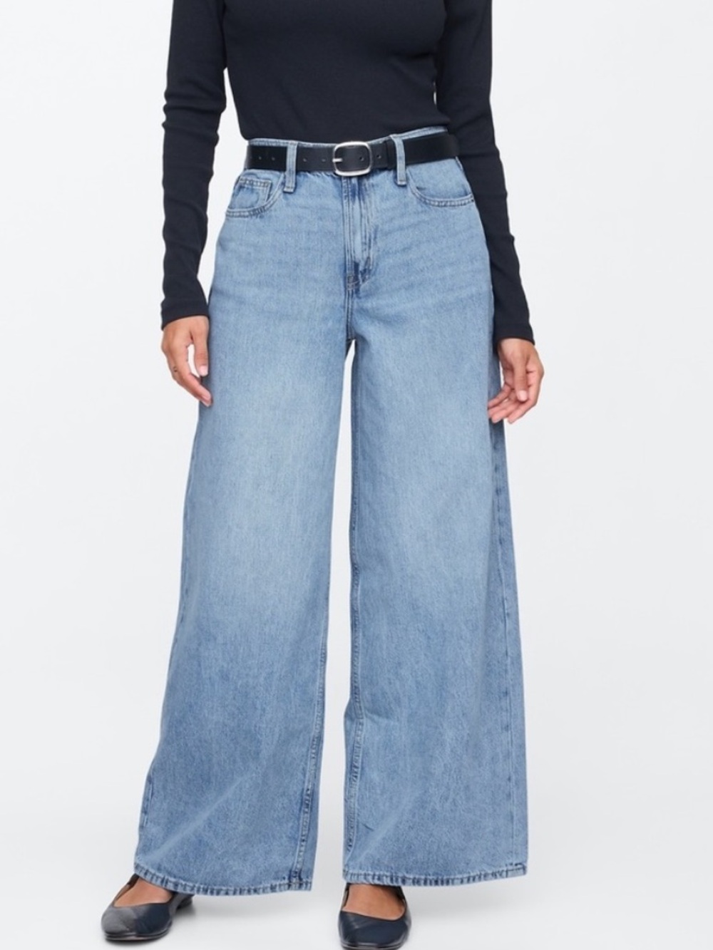 GAP Baggy Wide Leg Mid Rise Ankle Jeans Size 12/31 Long Ellie Light Wash